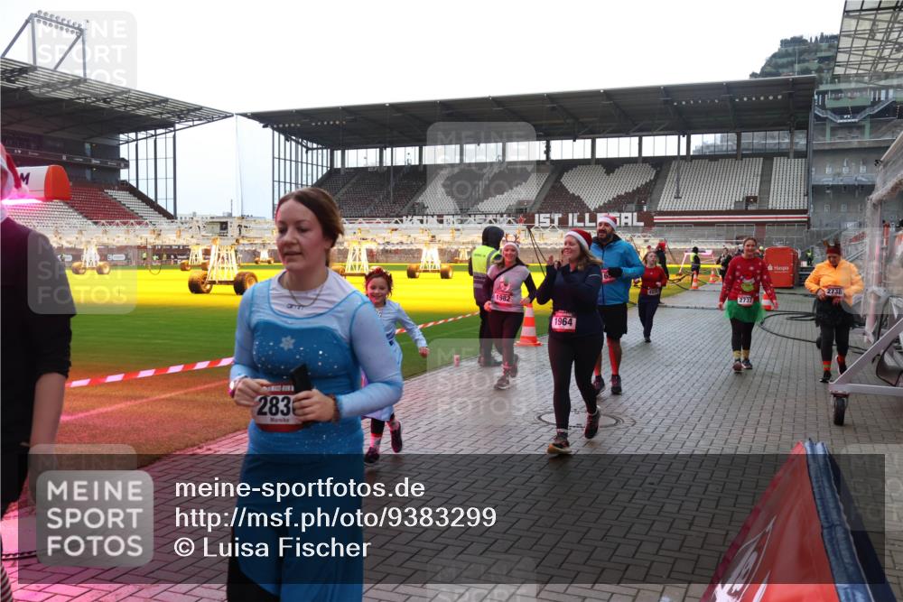 07.12.2025 - St. Pauli X-Mass-Run No. 15 Luisa Fischer http://msf.ph/oto/9383299 07.12.2025 10:52:27 Ziel 1982, 1964, 283, 2737, 27, 275, 328, 499, 506, 654, 931, 1047, 1098, 1964, 1982, 1984, 2103, 2105, 2165, 2287, 2289, 2327, 2332, 2553, 2592, 2593, 2607, 2661, 2836, 2837, 3223, 3228, 4550, 4797, 4862, 4864, 4865, 4866, 4879, 4880 meine-sportfotos.de