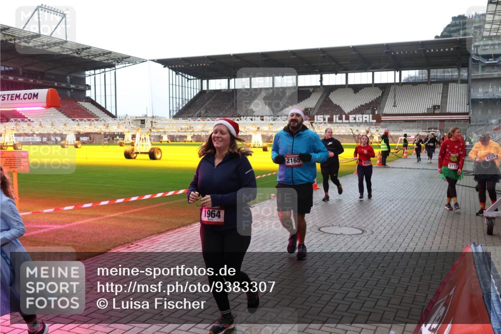 07.12.2025 - St. Pauli X-Mass-Run No. 15 Luisa Fischer http://msf.ph/oto/9383307 07.12.2025 10:52:29 Ziel 1964, 2165, 4550, 2737, 2738, 27, 275, 328, 499, 506, 654, 931, 1047, 1098, 1964, 1982, 1984, 2103, 2105, 2165, 2287, 2289, 2327, 2332, 2553, 2592, 2593, 2607, 2661, 2836, 2837, 3223, 3228, 4550, 4797, 4862, 4864, 4865, 4866, 4879, 4880, 4882 meine-sportfotos.de