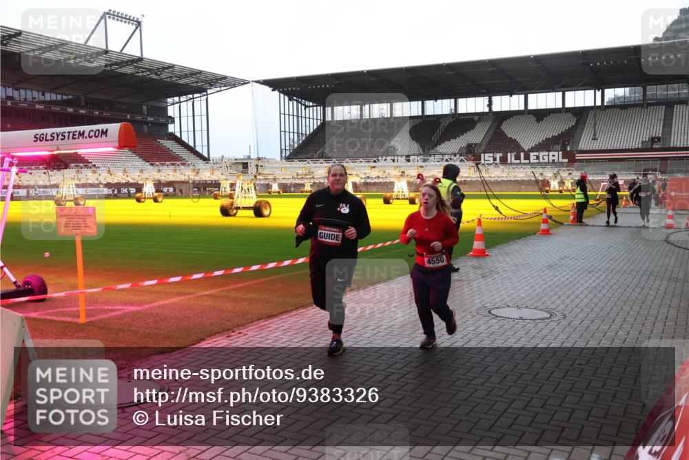 07.12.2025 - St. Pauli X-Mass-Run No. 15 Luisa Fischer http://msf.ph/oto/9383326 07.12.2025 10:52:31 Ziel 4550, 2502, 27, 275, 328, 499, 506, 654, 931, 1098, 1964, 1982, 1984, 2103, 2105, 2165, 2287, 2289, 2327, 2332, 2553, 2592, 2593, 2607, 2661, 2836, 2837, 3223, 3228, 4550, 4797, 4862, 4864, 4865, 4866, 4879, 4880, 4882 meine-sportfotos.de