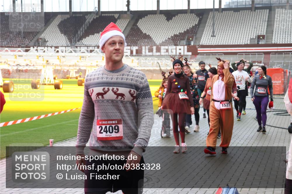07.12.2025 - St. Pauli X-Mass-Run No. 15 Luisa Fischer http://msf.ph/oto/9383328 07.12.2025 11:25:47 Ziel 15, 2409, 3301, 5003, 15, 1527, 3290, 2244, 470, 473, 1334, 1339, 1388, 1527, 1544, 1672, 1855, 1858, 1961, 2151, 2193, 2244, 2498, 2981, 2990, 3126, 3290, 3296, 3301, 3314, 4101, 4825, 5003 meine-sportfotos.de