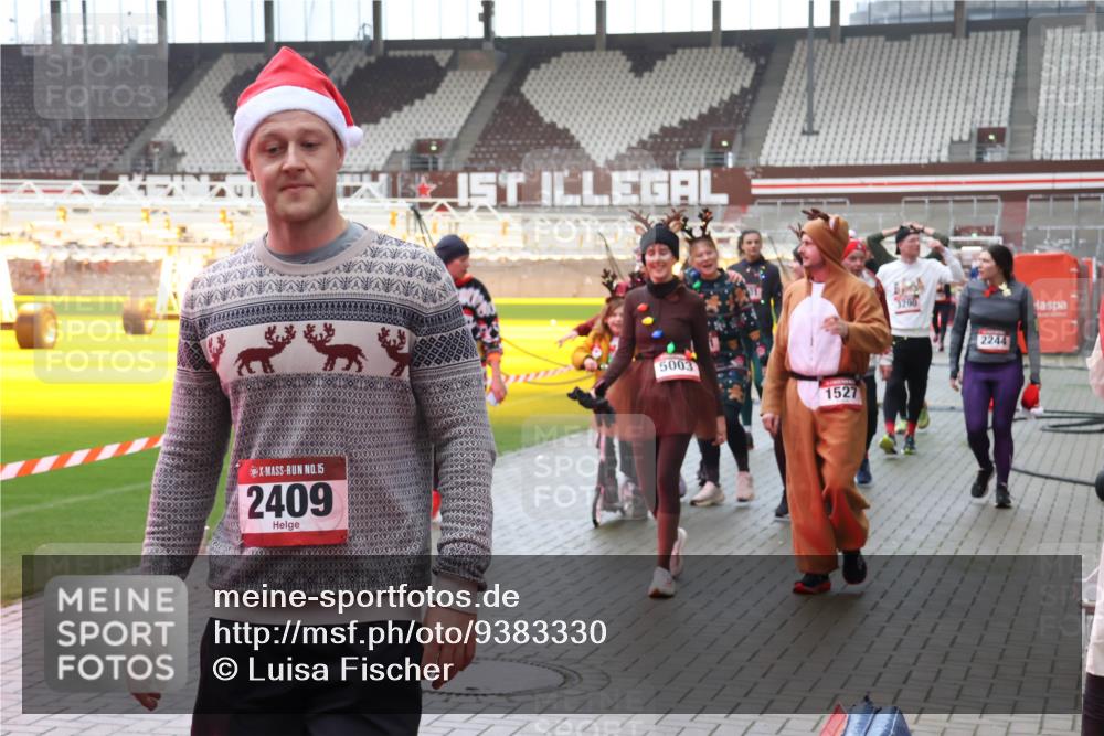 07.12.2025 - St. Pauli X-Mass-Run No. 15 Luisa Fischer http://msf.ph/oto/9383330 07.12.2025 11:25:47 Ziel 15, 2409, 5003, 1527, 1200, 2244, 470, 473, 1334, 1339, 1388, 1527, 1544, 1672, 1855, 1858, 1961, 2151, 2193, 2244, 2498, 2981, 2990, 3126, 3290, 3296, 3301, 3314, 4101, 4825, 5003 meine-sportfotos.de