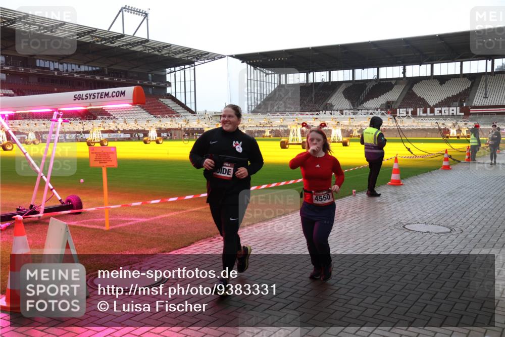 07.12.2025 - St. Pauli X-Mass-Run No. 15 Luisa Fischer http://msf.ph/oto/9383331 07.12.2025 10:52:32 Ziel 4550, 27, 275, 328, 499, 506, 654, 931, 1098, 1964, 1982, 1984, 2165, 2287, 2289, 2553, 2592, 2593, 2607, 2661, 2836, 2837, 3223, 3228, 4550, 4797, 4862, 4864, 4865, 4866, 4879, 4880, 4882 meine-sportfotos.de