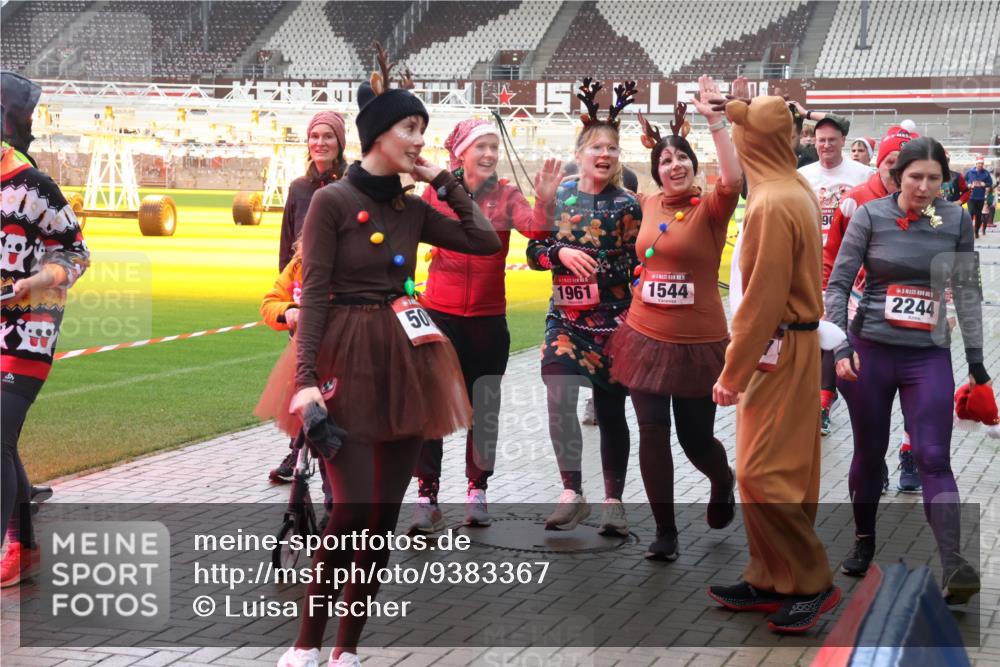 07.12.2025 - St. Pauli X-Mass-Run No. 15 Luisa Fischer http://msf.ph/oto/9383367 07.12.2025 11:25:52 Ziel 50, 1961, 1544, 2244, 470, 473, 1334, 1339, 1379, 1388, 1527, 1544, 1672, 1855, 1858, 1961, 2151, 2193, 2244, 2498, 2981, 2990, 3126, 3290, 3296, 3301, 4101, 4654, 4825, 5003 meine-sportfotos.de