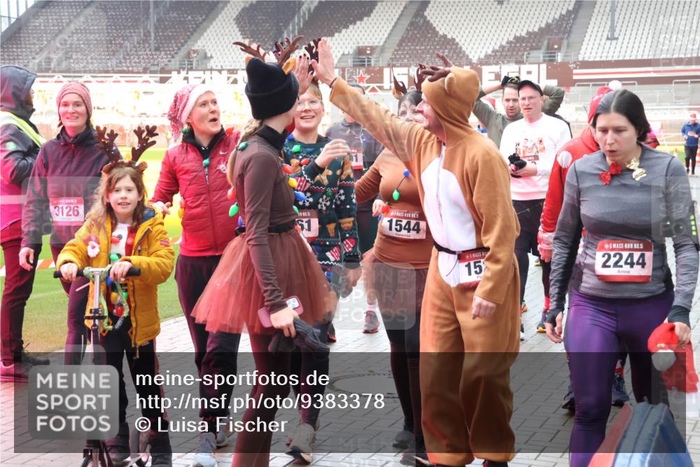 07.12.2025 - St. Pauli X-Mass-Run No. 15 Luisa Fischer http://msf.ph/oto/9383378 07.12.2025 11:25:54 Ziel 3126, 15, 51, 15, 1544, 15, 15, 2244, 470, 473, 1334, 1339, 1379, 1388, 1527, 1544, 1593, 1672, 1855, 1858, 1961, 2151, 2193, 2244, 2498, 2981, 2990, 3126, 3290, 3296, 3301, 4101, 4654, 4825, 5003 meine-sportfotos.de