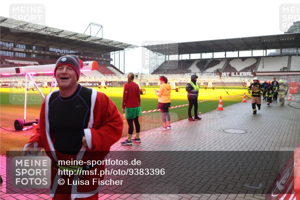 07.12.2025 - St. Pauli X-Mass-Run No. 15 Luisa Fischer http://msf.ph/oto/9383396 07.12.2025 10:52:47 Ziel 27, 499, 506, 654, 931, 1098, 1964, 1982, 1984, 2165, 2287, 2289, 2592, 2661, 4550, 4797, 4864, 4865, 4866, 4879, 4880, 4882 meine-sportfotos.de