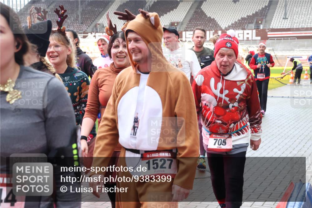07.12.2025 - St. Pauli X-Mass-Run No. 15 Luisa Fischer http://msf.ph/oto/9383399 07.12.2025 11:25:56 Ziel 15, 4, 15, 1527, 705, 2498, 1334, 1339, 1379, 1388, 1527, 1544, 1593, 1672, 1855, 1858, 1961, 2151, 2193, 2244, 2498, 2981, 2990, 3126, 3290, 3296, 3301, 4101, 4654, 4825, 5003 meine-sportfotos.de