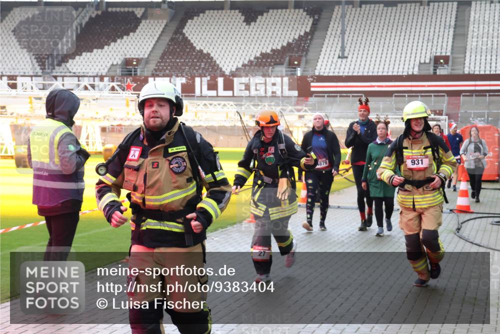 07.12.2025 - St. Pauli X-Mass-Run No. 15 Luisa Fischer http://msf.ph/oto/9383404 07.12.2025 10:52:49 Ziel 15, 98, 27, 879, 931, 27, 499, 506, 654, 931, 1098, 1305, 2287, 2289, 2592, 2661, 4550, 4797, 4864, 4865, 4866, 4879, 4880, 4882 meine-sportfotos.de