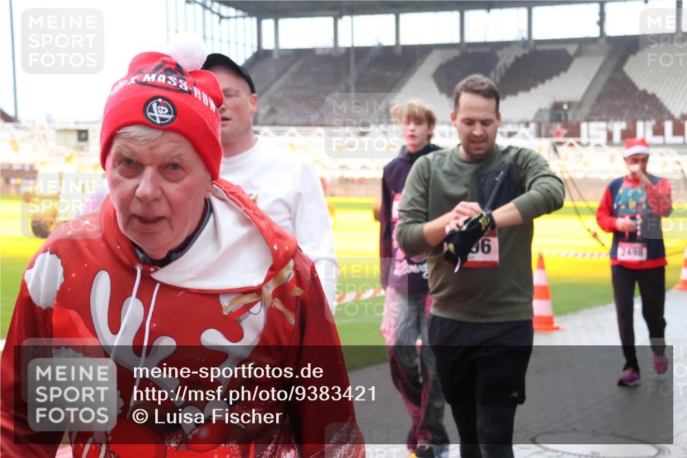 07.12.2025 - St. Pauli X-Mass-Run No. 15 Luisa Fischer http://msf.ph/oto/9383421 07.12.2025 11:25:58 Ziel 6, 2498, 1334, 1339, 1379, 1388, 1527, 1544, 1593, 1672, 1961, 2151, 2193, 2244, 2498, 2981, 2990, 3126, 3290, 3296, 3301, 4101, 4654, 4825, 5003 meine-sportfotos.de