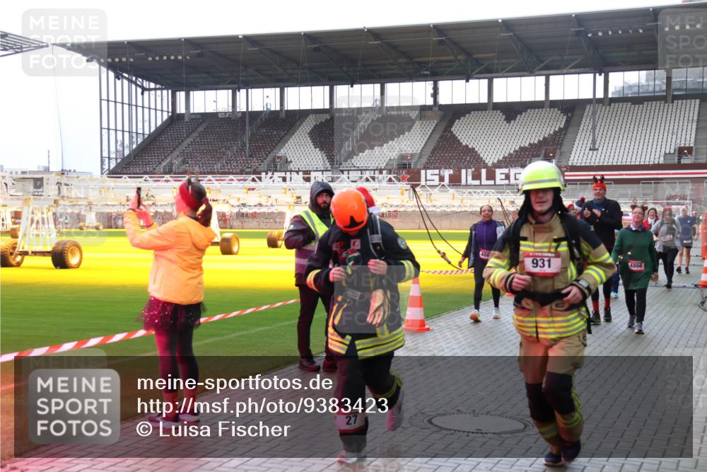 07.12.2025 - St. Pauli X-Mass-Run No. 15 Luisa Fischer http://msf.ph/oto/9383423 07.12.2025 10:52:51 Ziel 27, 486, 4866, 931, 4882, 27, 499, 506, 654, 931, 1098, 1305, 2287, 2289, 2592, 2661, 4550, 4797, 4864, 4865, 4866, 4879, 4880, 4882 meine-sportfotos.de