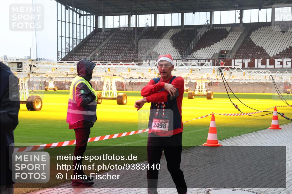 07.12.2025 - St. Pauli X-Mass-Run No. 15 Luisa Fischer http://msf.ph/oto/9383440 07.12.2025 11:26:01 Ziel 15, 2498, 1334, 1339, 1379, 1388, 1527, 1544, 1593, 1672, 1961, 2055, 2151, 2244, 2498, 3050, 3051, 3126, 3290, 3296, 3301, 4101, 4654, 4825, 5003 meine-sportfotos.de