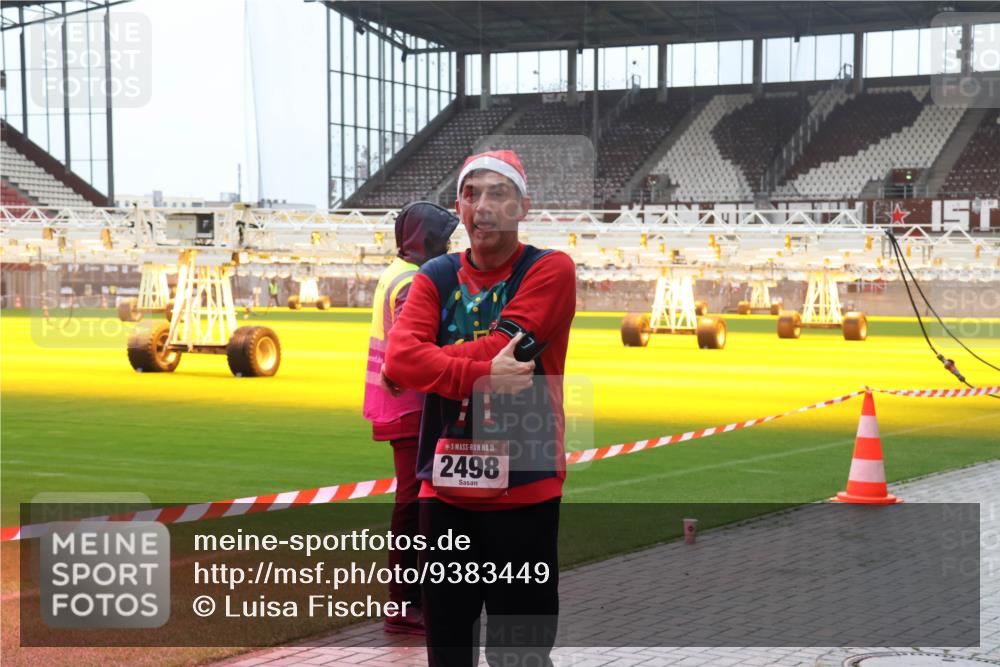 07.12.2025 - St. Pauli X-Mass-Run No. 15 Luisa Fischer http://msf.ph/oto/9383449 07.12.2025 11:26:02 Ziel 15, 2498, 1334, 1339, 1379, 1388, 1544, 1593, 1672, 1961, 2055, 2151, 2244, 2498, 3050, 3051, 3126, 3290, 3296, 3301, 4101, 4654, 4825, 5003 meine-sportfotos.de