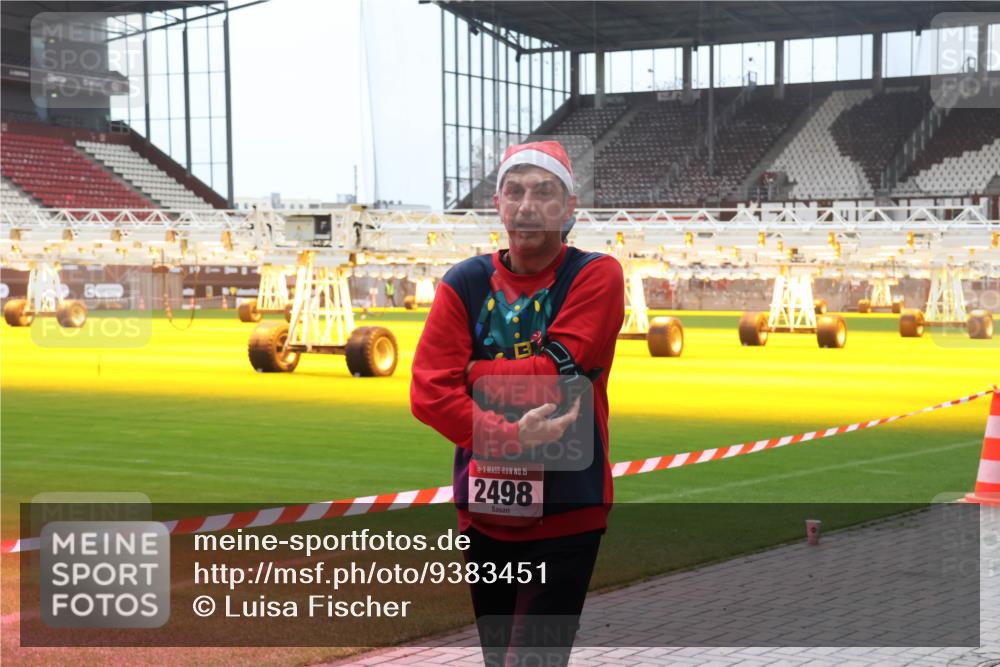 07.12.2025 - St. Pauli X-Mass-Run No. 15 Luisa Fischer http://msf.ph/oto/9383451 07.12.2025 11:26:03 Ziel 15, 2498, 1334, 1339, 1379, 1388, 1544, 1593, 1672, 1961, 2055, 2151, 2244, 2498, 3050, 3051, 3126, 3290, 3296, 3301, 4101, 4654, 4825 meine-sportfotos.de