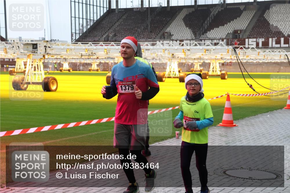 07.12.2025 - St. Pauli X-Mass-Run No. 15 Luisa Fischer http://msf.ph/oto/9383464 07.12.2025 11:26:13 Ziel 15, 1379, 674, 678, 1079, 1334, 1339, 1344, 1356, 1379, 1388, 1593, 1672, 1673, 2055, 2088, 2145, 2161, 2166, 2198, 2255, 2265, 2498, 3050, 3051, 3068, 3070, 3290, 3296, 3301, 4101, 4654, 4825 meine-sportfotos.de