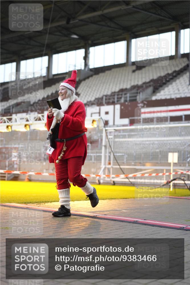 07.12.2025 - St. Pauli X-Mass-Run No. 15 Patografie http://msf.ph/oto/9383466 07.12.2025 10:24:47 Ziel 915, 974, 3152, 4078, 4079, 4091, 4092, 4135, 4136, 4155, 4177, 4474, 4496, 4497, 4530, 4541, 4542, 4846 meine-sportfotos.de