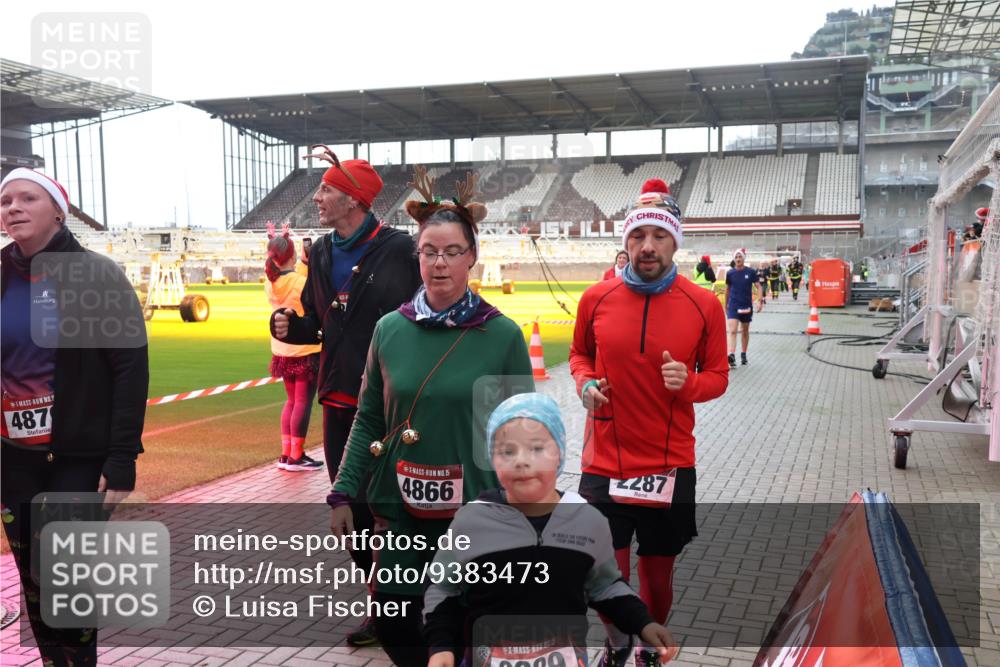 07.12.2025 - St. Pauli X-Mass-Run No. 15 Luisa Fischer http://msf.ph/oto/9383473 07.12.2025 10:52:59 Ziel 1, 487, 15, 4866, 2287, 27, 176, 262, 499, 506, 654, 931, 1098, 1305, 4797, 4859, 4864, 4865, 4866, 4879, 4880, 4882 meine-sportfotos.de