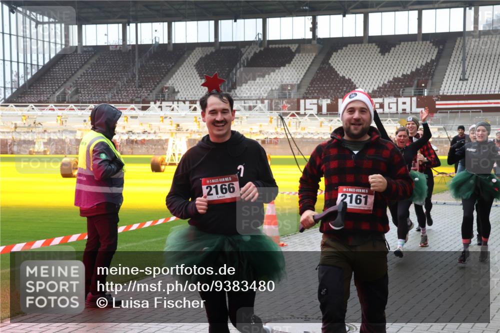 07.12.2025 - St. Pauli X-Mass-Run No. 15 Luisa Fischer http://msf.ph/oto/9383480 07.12.2025 11:26:17 Ziel 15, 2166, 15, 2161, 674, 678, 1079, 1334, 1339, 1344, 1356, 1379, 1388, 1593, 1672, 1673, 2055, 2088, 2145, 2161, 2166, 2198, 2255, 2265, 2498, 3050, 3051, 3068, 3070, 3094, 3290, 3296, 3301, 3607, 4101, 4654, 4825 meine-sportfotos.de