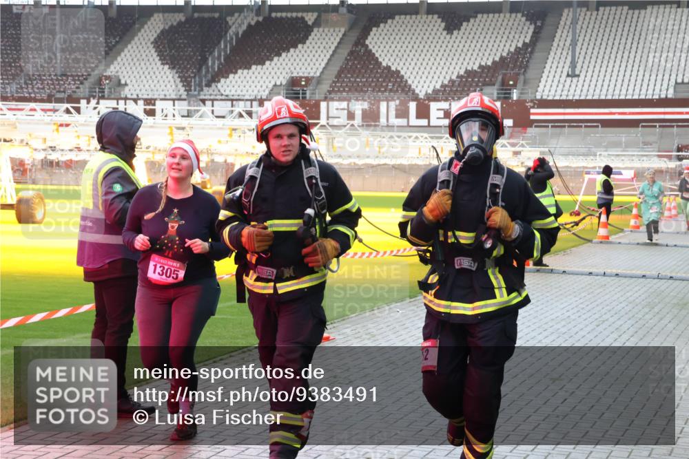 07.12.2025 - St. Pauli X-Mass-Run No. 15 Luisa Fischer http://msf.ph/oto/9383491 07.12.2025 10:53:14 Ziel 06, 1305, 176, 262, 500, 504, 507, 510, 1305, 2673, 4797, 4859, 4882 meine-sportfotos.de