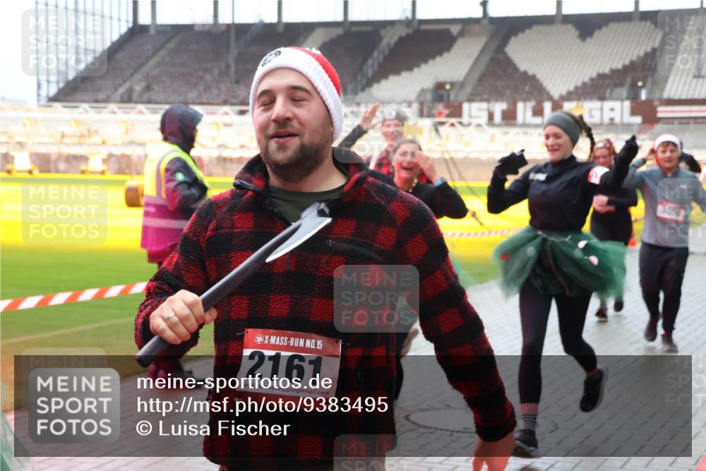 07.12.2025 - St. Pauli X-Mass-Run No. 15 Luisa Fischer http://msf.ph/oto/9383495 07.12.2025 11:26:18 Ziel 15, 2161, 3050, 674, 678, 1079, 1334, 1339, 1344, 1356, 1379, 1388, 1593, 1672, 1673, 2055, 2088, 2145, 2161, 2166, 2198, 2255, 2265, 2498, 3050, 3051, 3068, 3070, 3094, 3290, 3296, 3301, 3607, 4654, 4825 meine-sportfotos.de