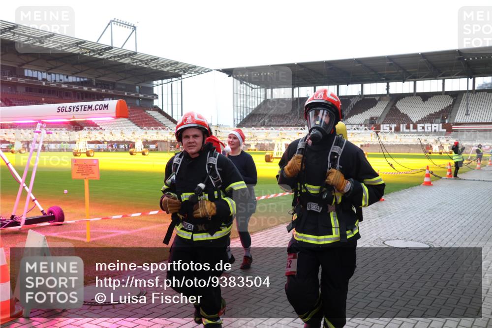 07.12.2025 - St. Pauli X-Mass-Run No. 15 Luisa Fischer http://msf.ph/oto/9383504 07.12.2025 10:53:16 Ziel 176, 262, 500, 504, 507, 510, 1305, 1684, 2673, 4859, 4882 meine-sportfotos.de