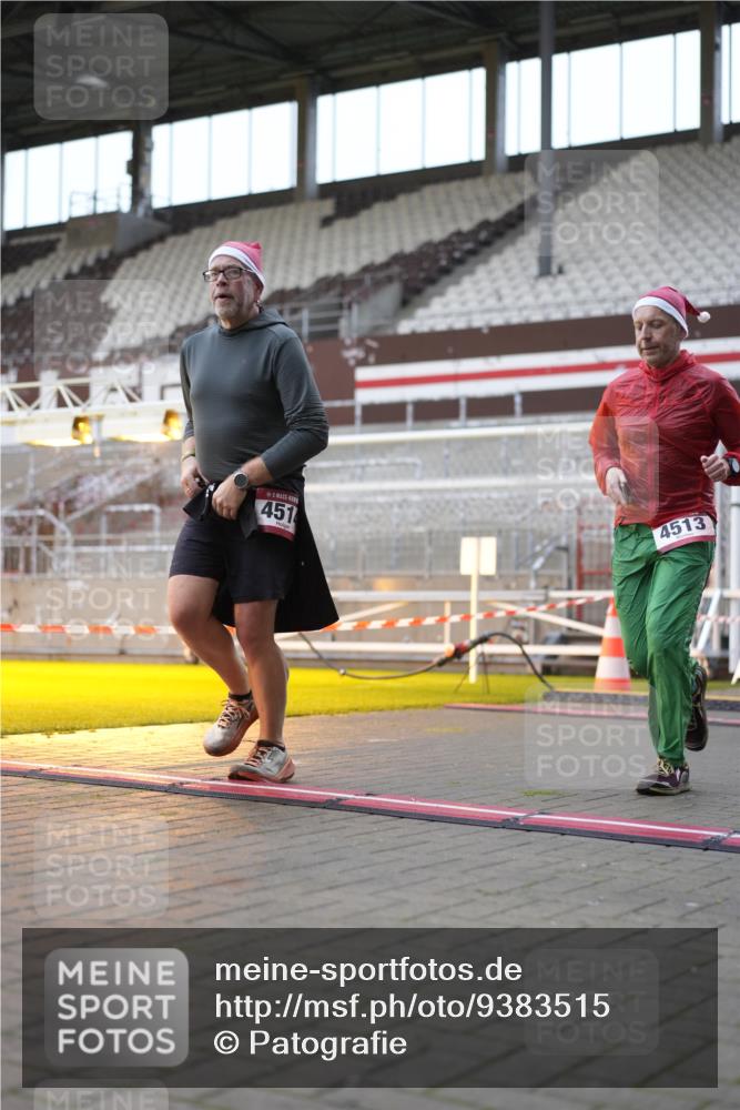 07.12.2025 - St. Pauli X-Mass-Run No. 15 Patografie http://msf.ph/oto/9383515 07.12.2025 10:24:54 Ziel 915, 974, 3152, 4078, 4079, 4091, 4092, 4135, 4177, 4431, 4474, 4496, 4497, 4513, 4514, 4530, 4846 meine-sportfotos.de