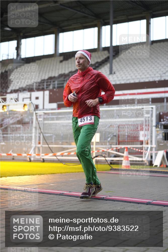 07.12.2025 - St. Pauli X-Mass-Run No. 15 Patografie http://msf.ph/oto/9383522 07.12.2025 10:24:54 Ziel 915, 974, 3152, 4078, 4079, 4091, 4092, 4135, 4177, 4431, 4474, 4496, 4497, 4513, 4514, 4530, 4846 meine-sportfotos.de