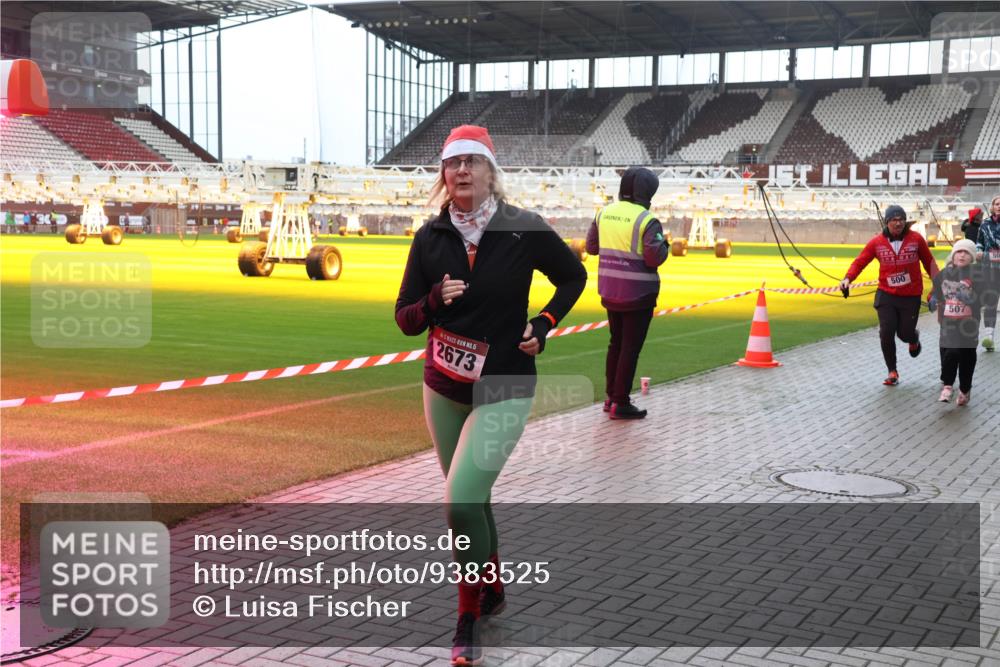 07.12.2025 - St. Pauli X-Mass-Run No. 15 Luisa Fischer http://msf.ph/oto/9383525 07.12.2025 10:53:30 Ziel 15, 2673, 500, 507, 176, 262, 500, 504, 507, 510, 546, 1305, 1684, 2673, 3128, 4859 meine-sportfotos.de