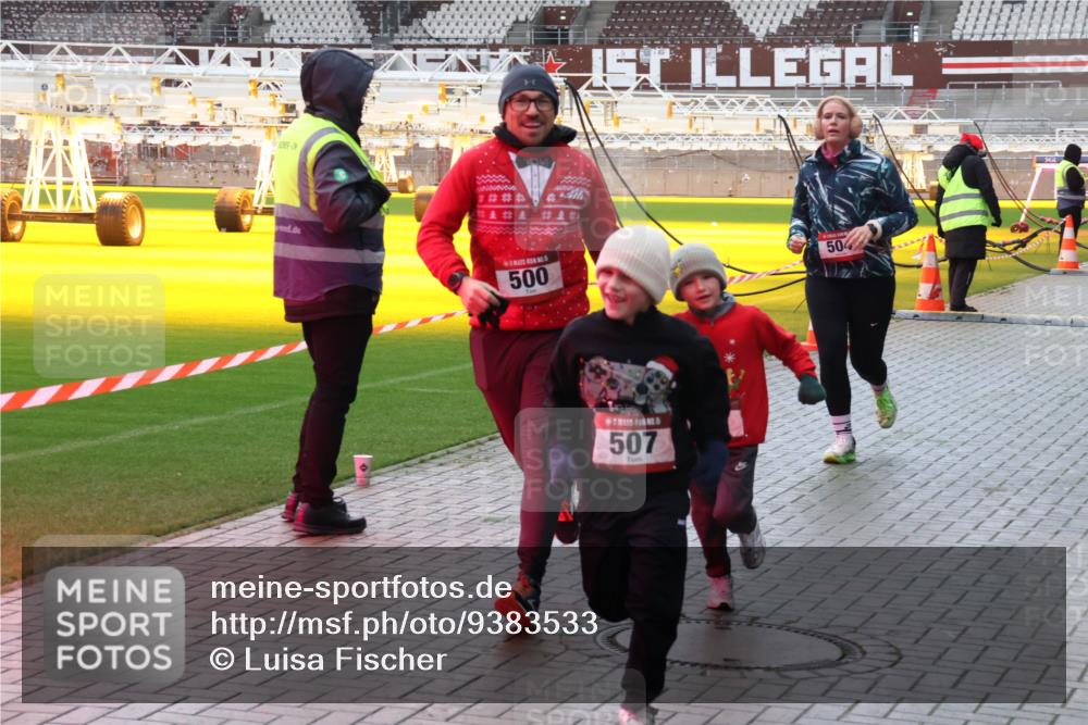 07.12.2025 - St. Pauli X-Mass-Run No. 15 Luisa Fischer http://msf.ph/oto/9383533 07.12.2025 10:53:32 Ziel 06, 5, 500, 504, 507, 176, 262, 500, 504, 507, 510, 546, 1305, 1684, 2673, 3128, 4859 meine-sportfotos.de