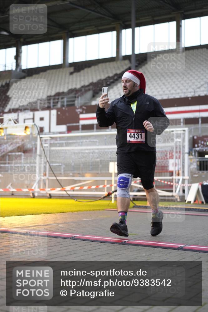 07.12.2025 - St. Pauli X-Mass-Run No. 15 Patografie http://msf.ph/oto/9383542 07.12.2025 10:24:56 Ziel 915, 974, 1012, 3152, 4078, 4091, 4092, 4177, 4431, 4474, 4496, 4497, 4513, 4514, 4530, 4846 meine-sportfotos.de