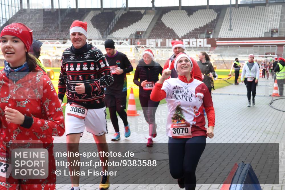 07.12.2025 - St. Pauli X-Mass-Run No. 15 Luisa Fischer http://msf.ph/oto/9383588 07.12.2025 11:26:26 Ziel 15, 73, 3068, 055, 344, 15, 3070, 610, 624, 674, 678, 1079, 1334, 1339, 1344, 1345, 1356, 1379, 1388, 1498, 1501, 1593, 1672, 1673, 2055, 2059, 2063, 2066, 2069, 2074, 2088, 2124, 2145, 2161, 2166, 2198, 2255, 2260, 2265, 2498, 2637, 2786, 2795, 3050, 3051, 3068, 3070, 3094, 3217, 3257, 3258, 3260, 3261, 3607, 4654, 4825 meine-sportfotos.de