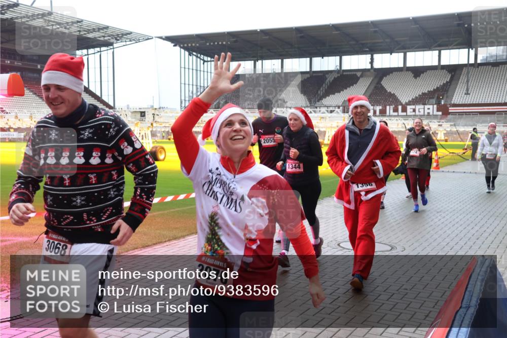 07.12.2025 - St. Pauli X-Mass-Run No. 15 Luisa Fischer http://msf.ph/oto/9383596 07.12.2025 11:26:27 Ziel 3068, 15, 3070, 2055, 1344, 1356, 1593, 610, 624, 674, 678, 1079, 1334, 1339, 1344, 1345, 1356, 1379, 1388, 1498, 1501, 1593, 1672, 1673, 2055, 2059, 2063, 2066, 2069, 2074, 2088, 2124, 2145, 2161, 2166, 2198, 2255, 2257, 2260, 2265, 2498, 2637, 2786, 2795, 3050, 3051, 3068, 3070, 3094, 3217, 3257, 3258, 3260, 3261, 3607, 4654, 4825 meine-sportfotos.de