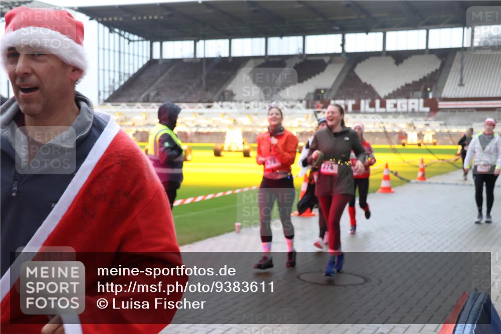 07.12.2025 - St. Pauli X-Mass-Run No. 15 Luisa Fischer http://msf.ph/oto/9383611 07.12.2025 11:26:29 Ziel 610, 624, 674, 678, 1079, 1334, 1339, 1344, 1345, 1356, 1379, 1388, 1498, 1501, 1593, 1632, 1672, 1673, 2055, 2059, 2063, 2066, 2069, 2074, 2088, 2124, 2145, 2161, 2166, 2198, 2255, 2257, 2260, 2265, 2498, 2637, 2786, 2795, 3050, 3051, 3068, 3070, 3094, 3217, 3257, 3258, 3260, 3261, 3607, 4654, 4825 meine-sportfotos.de