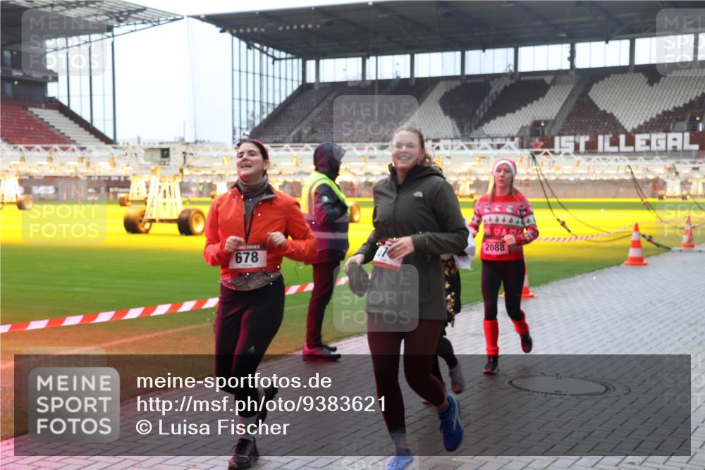 07.12.2025 - St. Pauli X-Mass-Run No. 15 Luisa Fischer http://msf.ph/oto/9383621 07.12.2025 11:26:30 Ziel 678, 2088, 610, 624, 674, 678, 1079, 1334, 1339, 1344, 1345, 1356, 1379, 1388, 1498, 1501, 1593, 1632, 1672, 1673, 2055, 2059, 2063, 2066, 2069, 2074, 2088, 2124, 2145, 2161, 2166, 2198, 2255, 2257, 2260, 2265, 2637, 2786, 2795, 3050, 3051, 3068, 3070, 3094, 3217, 3257, 3258, 3260, 3261, 3607, 4654 meine-sportfotos.de