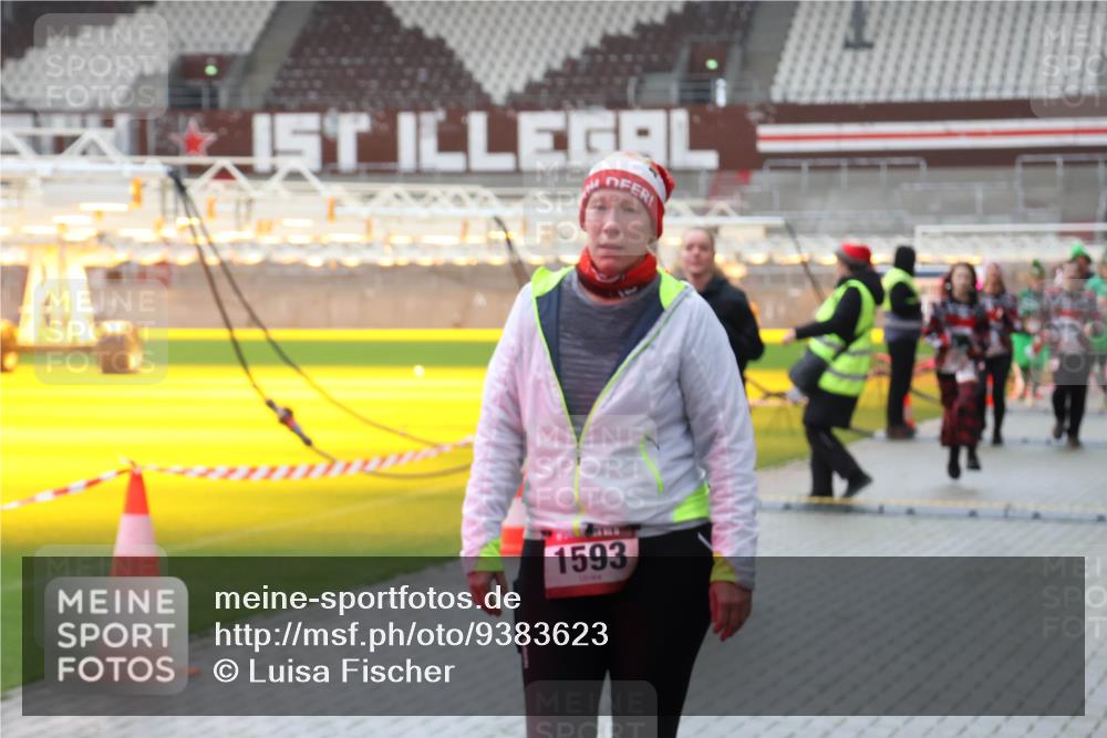 07.12.2025 - St. Pauli X-Mass-Run No. 15 Luisa Fischer http://msf.ph/oto/9383623 07.12.2025 11:26:33 Ziel 1593, 610, 624, 674, 678, 1079, 1334, 1339, 1344, 1345, 1356, 1379, 1388, 1498, 1501, 1593, 1632, 1672, 1673, 2055, 2059, 2063, 2066, 2069, 2074, 2088, 2124, 2145, 2161, 2166, 2198, 2255, 2257, 2260, 2265, 2637, 2786, 2795, 3050, 3051, 3068, 3070, 3094, 3217, 3257, 3258, 3260, 3261, 3607, 4654 meine-sportfotos.de
