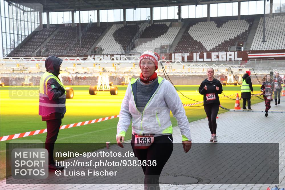 07.12.2025 - St. Pauli X-Mass-Run No. 15 Luisa Fischer http://msf.ph/oto/9383636 07.12.2025 11:26:35 Ziel 1593, 3094, 610, 624, 674, 678, 1079, 1334, 1339, 1344, 1345, 1356, 1379, 1388, 1498, 1501, 1593, 1632, 1672, 1673, 2055, 2059, 2063, 2066, 2069, 2074, 2088, 2124, 2145, 2161, 2166, 2198, 2255, 2257, 2260, 2265, 2637, 2786, 2795, 3050, 3051, 3068, 3070, 3094, 3217, 3257, 3258, 3260, 3261, 3607, 4654 meine-sportfotos.de