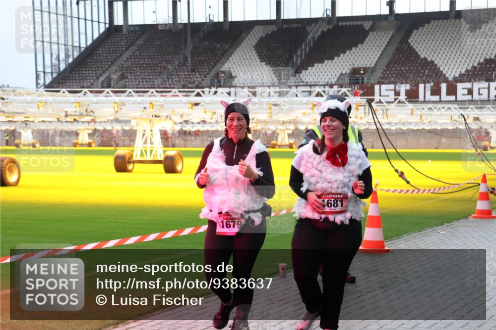 07.12.2025 - St. Pauli X-Mass-Run No. 15 Luisa Fischer http://msf.ph/oto/9383637 07.12.2025 10:54:09 Ziel 1679, 15, 681, 106, 546, 1478, 1679, 1680, 1681, 1682, 1683, 3128, 4814 meine-sportfotos.de