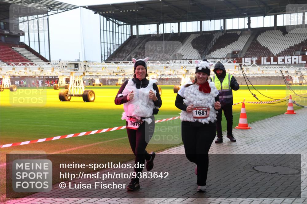 07.12.2025 - St. Pauli X-Mass-Run No. 15 Luisa Fischer http://msf.ph/oto/9383642 07.12.2025 10:54:10 Ziel 1679, 15, 1681, 106, 546, 1478, 1679, 1680, 1681, 1682, 1683, 3128, 4814 meine-sportfotos.de