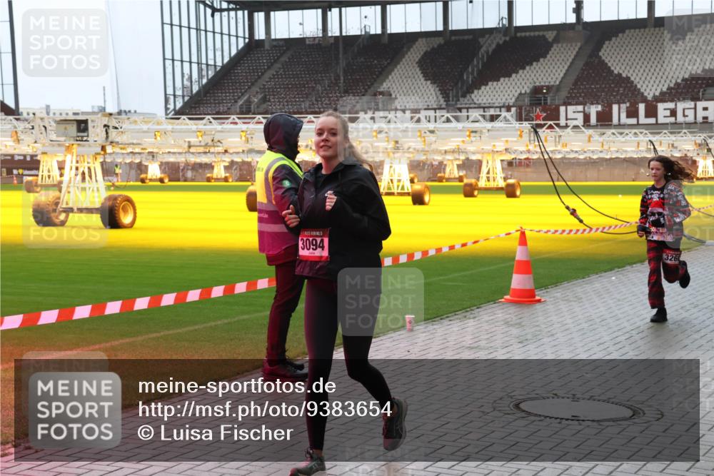 07.12.2025 - St. Pauli X-Mass-Run No. 15 Luisa Fischer http://msf.ph/oto/9383654 07.12.2025 11:26:37 Ziel 15, 3094, 3260, 610, 624, 674, 678, 1079, 1344, 1345, 1356, 1498, 1501, 1593, 1632, 1673, 2055, 2059, 2063, 2066, 2069, 2074, 2088, 2124, 2145, 2161, 2166, 2198, 2255, 2257, 2260, 2265, 2637, 2786, 2795, 3050, 3051, 3068, 3070, 3094, 3217, 3257, 3258, 3260, 3261, 3607 meine-sportfotos.de