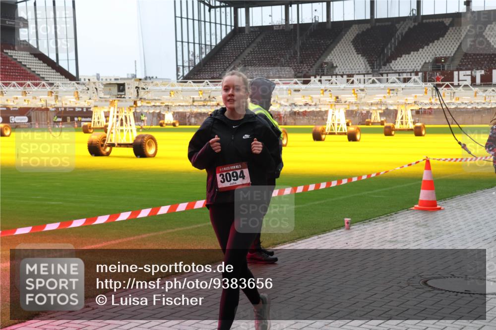 07.12.2025 - St. Pauli X-Mass-Run No. 15 Luisa Fischer http://msf.ph/oto/9383656 07.12.2025 11:26:38 Ziel 15, 3094, 610, 624, 674, 678, 1079, 1344, 1345, 1356, 1498, 1501, 1593, 1632, 1673, 2055, 2059, 2063, 2066, 2069, 2074, 2088, 2124, 2145, 2161, 2166, 2198, 2255, 2257, 2260, 2265, 2637, 2786, 2795, 3050, 3051, 3068, 3070, 3094, 3217, 3257, 3258, 3260, 3261, 3607 meine-sportfotos.de