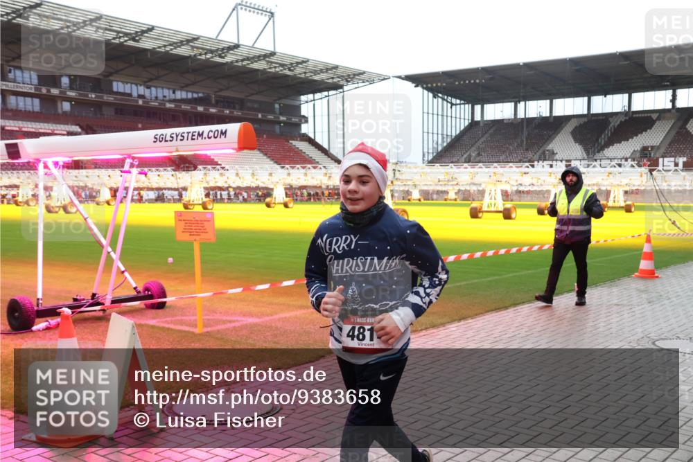 07.12.2025 - St. Pauli X-Mass-Run No. 15 Luisa Fischer http://msf.ph/oto/9383658 07.12.2025 10:54:34 Ziel 481, 1478, 1489, 4814 meine-sportfotos.de