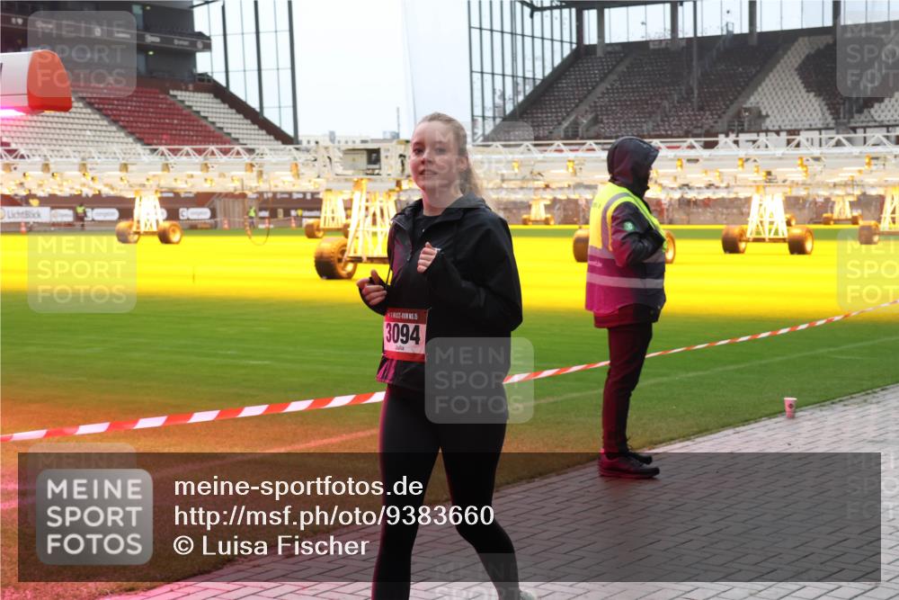 07.12.2025 - St. Pauli X-Mass-Run No. 15 Luisa Fischer http://msf.ph/oto/9383660 07.12.2025 11:26:38 Ziel 15, 3094, 610, 624, 674, 678, 1079, 1344, 1345, 1356, 1498, 1501, 1593, 1632, 1673, 2055, 2059, 2063, 2066, 2069, 2074, 2088, 2124, 2145, 2161, 2166, 2198, 2255, 2257, 2260, 2265, 2637, 2786, 2795, 3050, 3051, 3068, 3070, 3094, 3217, 3257, 3258, 3260, 3261, 3607 meine-sportfotos.de