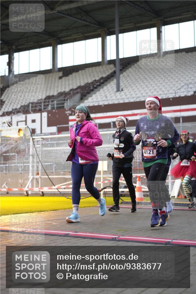 07.12.2025 - St. Pauli X-Mass-Run No. 15 Patografie http://msf.ph/oto/9383677 07.12.2025 10:25:14 Ziel 1012, 1247, 1631, 1977, 1987, 1995, 2029, 3962, 4118, 4119, 4121, 4201, 4204, 4284, 4335, 4445, 4482, 4485 meine-sportfotos.de