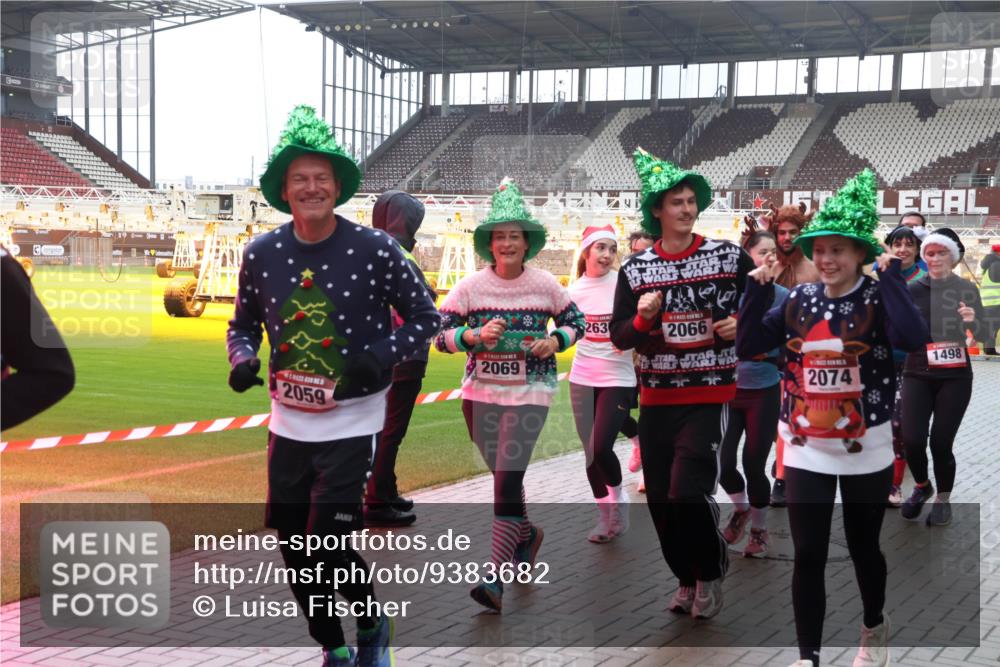 07.12.2025 - St. Pauli X-Mass-Run No. 15 Luisa Fischer http://msf.ph/oto/9383682 07.12.2025 11:26:53 Ziel 2059, 2069, 263, 2066, 5, 1498, 2074, 205, 209, 610, 624, 674, 678, 1344, 1345, 1356, 1498, 1501, 1632, 2024, 2026, 2059, 2063, 2066, 2069, 2074, 2088, 2124, 2145, 2161, 2166, 2176, 2198, 2234, 2236, 2237, 2240, 2255, 2257, 2260, 2265, 2637, 2748, 2749, 2786, 2795, 2813, 2942, 3068, 3070, 3094, 3217, 3257, 3258, 3260, 3261, 3607, 4884 meine-sportfotos.de