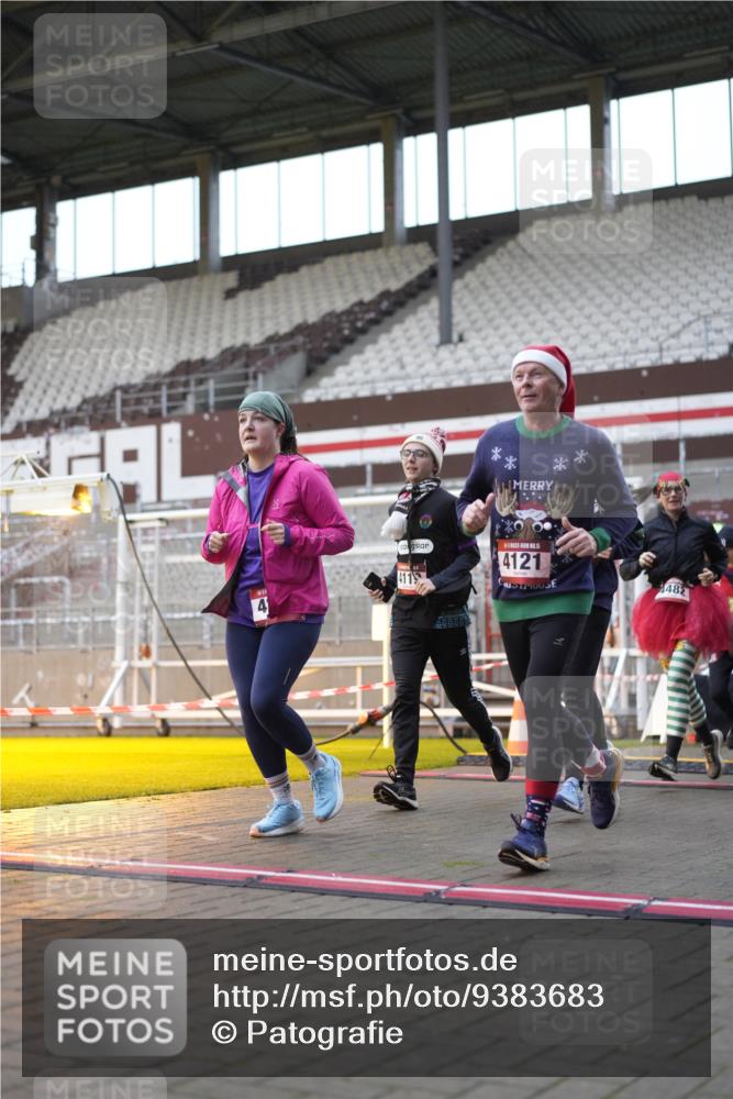 07.12.2025 - St. Pauli X-Mass-Run No. 15 Patografie http://msf.ph/oto/9383683 07.12.2025 10:25:15 Ziel 1012, 1247, 1631, 1977, 1987, 1995, 2029, 3962, 4118, 4119, 4121, 4201, 4204, 4284, 4335, 4445, 4482, 4485 meine-sportfotos.de