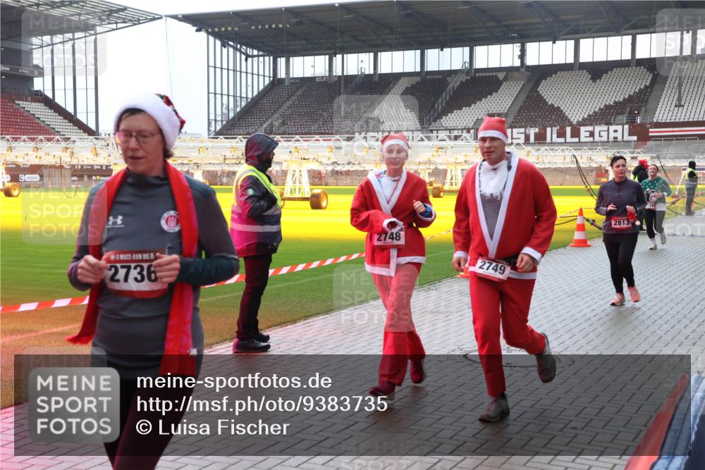 07.12.2025 - St. Pauli X-Mass-Run No. 15 Luisa Fischer http://msf.ph/oto/9383735 07.12.2025 11:27:00 Ziel 151, 2736, 2748, 2749, 2813, 205, 209, 610, 624, 1345, 1498, 1501, 1632, 2024, 2026, 2059, 2063, 2066, 2069, 2074, 2124, 2175, 2176, 2234, 2236, 2237, 2240, 2257, 2260, 2637, 2748, 2749, 2786, 2789, 2795, 2813, 2942, 2972, 2979, 3094, 3217, 3257, 3258, 3260, 3261, 3607, 4884 meine-sportfotos.de