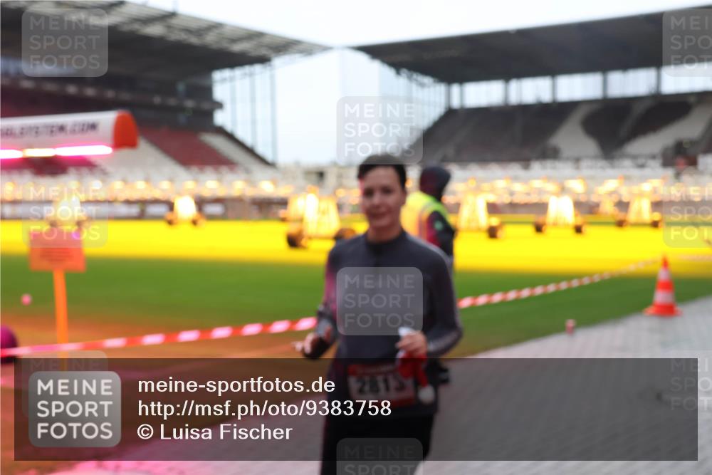 07.12.2025 - St. Pauli X-Mass-Run No. 15 Luisa Fischer http://msf.ph/oto/9383758 07.12.2025 11:27:02 Ziel 2815, 205, 209, 610, 624, 1345, 1498, 1501, 1632, 2024, 2026, 2059, 2063, 2066, 2069, 2074, 2124, 2175, 2176, 2234, 2236, 2237, 2240, 2257, 2260, 2637, 2748, 2749, 2786, 2789, 2790, 2795, 2813, 2942, 2972, 2979, 3094, 3217, 3257, 3258, 3260, 3261, 3607, 4884 meine-sportfotos.de