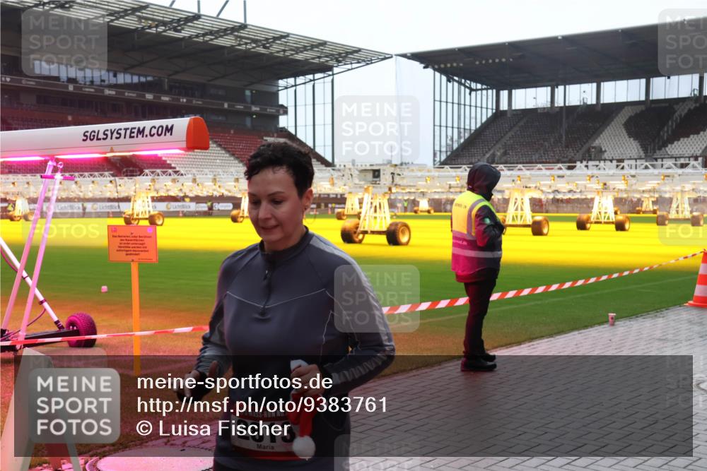 07.12.2025 - St. Pauli X-Mass-Run No. 15 Luisa Fischer http://msf.ph/oto/9383761 07.12.2025 11:27:03 Ziel 19, 1, 2813, 205, 209, 610, 624, 1345, 1498, 1501, 1632, 2024, 2026, 2059, 2063, 2066, 2069, 2074, 2124, 2175, 2176, 2234, 2236, 2237, 2240, 2257, 2260, 2637, 2748, 2749, 2786, 2789, 2790, 2795, 2813, 2942, 2972, 2979, 3217, 3257, 3258, 3260, 3261, 3607, 4884 meine-sportfotos.de