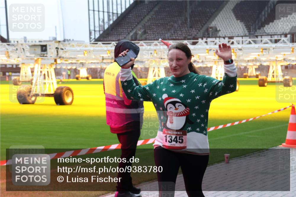 07.12.2025 - St. Pauli X-Mass-Run No. 15 Luisa Fischer http://msf.ph/oto/9383780 07.12.2025 11:27:05 Ziel 15, 1345, 711, 205, 209, 610, 624, 1080, 1345, 1498, 1501, 1632, 2024, 2026, 2059, 2063, 2066, 2069, 2072, 2074, 2124, 2175, 2176, 2234, 2236, 2237, 2240, 2257, 2260, 2637, 2748, 2749, 2786, 2789, 2790, 2795, 2813, 2942, 2972, 2979, 3217, 3257, 3258, 3260, 3261, 3607, 4884 meine-sportfotos.de