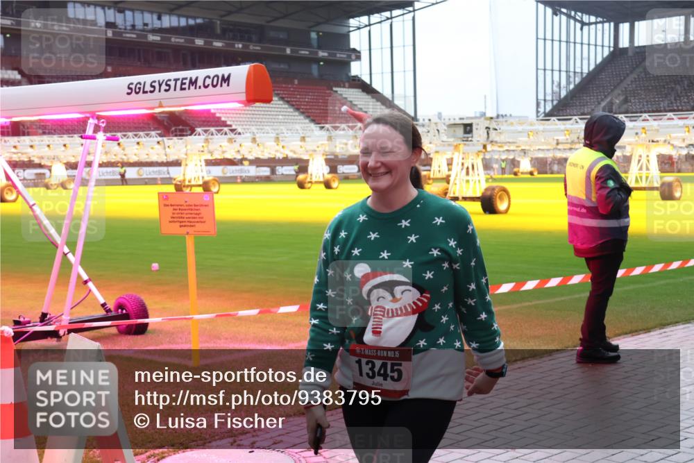 07.12.2025 - St. Pauli X-Mass-Run No. 15 Luisa Fischer http://msf.ph/oto/9383795 07.12.2025 11:27:06 Ziel 1, 15, 1345, 205, 209, 610, 624, 1080, 1345, 1498, 1501, 1632, 2024, 2026, 2059, 2063, 2066, 2069, 2072, 2074, 2124, 2175, 2176, 2234, 2236, 2237, 2240, 2257, 2260, 2637, 2748, 2749, 2786, 2789, 2790, 2795, 2813, 2942, 2972, 2979, 3217, 3257, 3258, 3260, 3261, 4884 meine-sportfotos.de