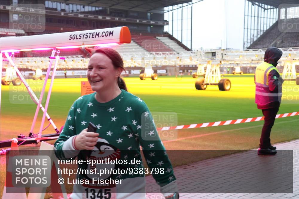 07.12.2025 - St. Pauli X-Mass-Run No. 15 Luisa Fischer http://msf.ph/oto/9383798 07.12.2025 11:27:07 Ziel 1345, 205, 209, 610, 624, 1080, 1345, 1498, 1501, 1632, 2024, 2026, 2059, 2063, 2066, 2069, 2072, 2074, 2124, 2175, 2176, 2234, 2236, 2237, 2240, 2257, 2260, 2637, 2748, 2749, 2786, 2789, 2790, 2795, 2813, 2942, 2972, 2979, 3098, 3099, 3217, 3257, 3258, 3260, 3261, 4884 meine-sportfotos.de