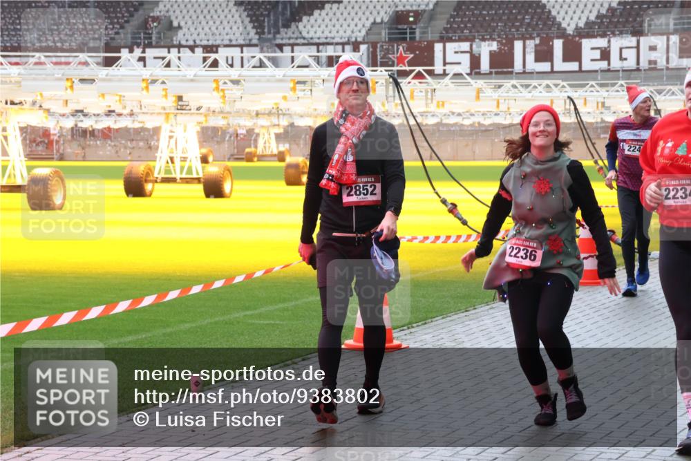 07.12.2025 - St. Pauli X-Mass-Run No. 15 Luisa Fischer http://msf.ph/oto/9383802 07.12.2025 11:27:08 Ziel 5, 2852, 2236, 224, 2234, 205, 209, 610, 624, 1080, 1345, 1498, 1501, 1632, 2024, 2026, 2059, 2063, 2066, 2069, 2072, 2074, 2124, 2175, 2176, 2234, 2236, 2237, 2240, 2257, 2260, 2637, 2748, 2749, 2789, 2790, 2795, 2813, 2942, 2972, 2979, 3098, 3099, 3217, 3257, 3258, 3260, 3261, 4884 meine-sportfotos.de